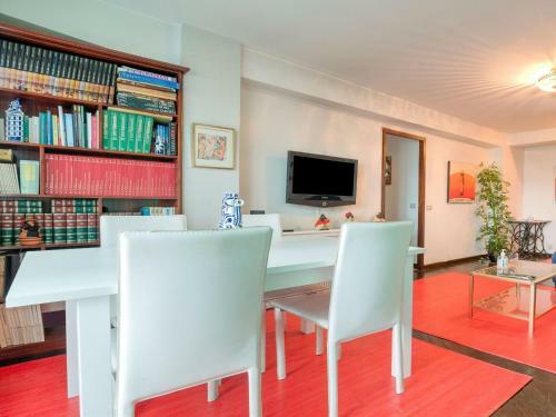 Snug Apartment In Santiago de Compostela With Terrace