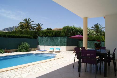 Setla Villa Sleeps 6 With Pool Air Con And Wifi