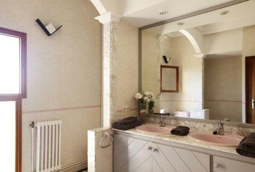 Selva Villa Sleeps 8 With Pool Air Con And Wifi
