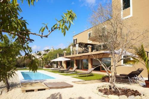 Selva Villa Sleeps 8 With Pool Air Con And Wifi