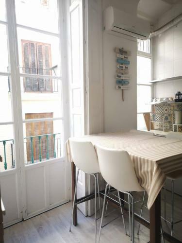 Apartment In The Postigo Next To The Cathedral