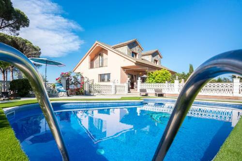 Villa Homeholidaysrentals Corts