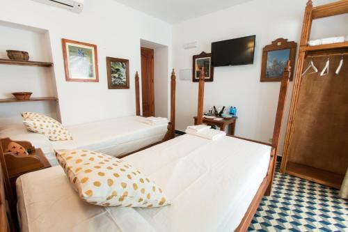 Hotel Hostal La Plaza Tolox