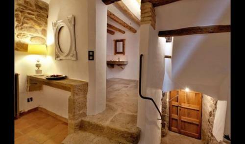 Tiurana Villa Sleeps 20 With Pool And Air Con