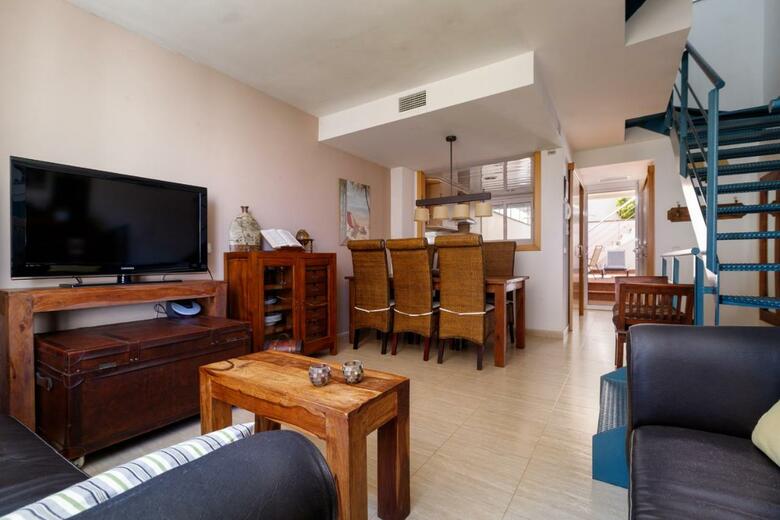 Villa Lets Holidays Big Terrace House With Parking