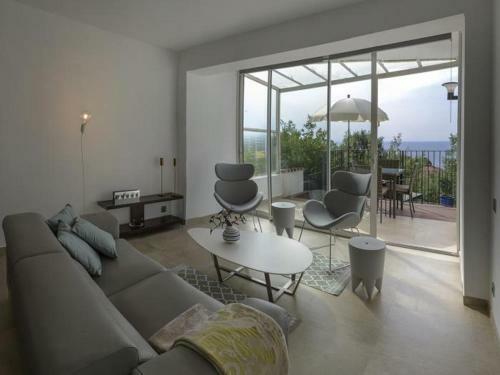 Villa Danlux Alba