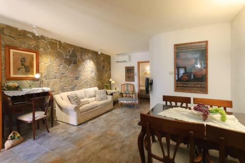 Lets Holidays Cozy Apartment In Vila Vella