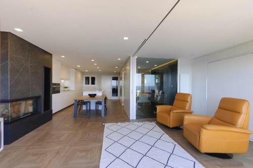 Lets Holidays Modern Sea Views Apartment