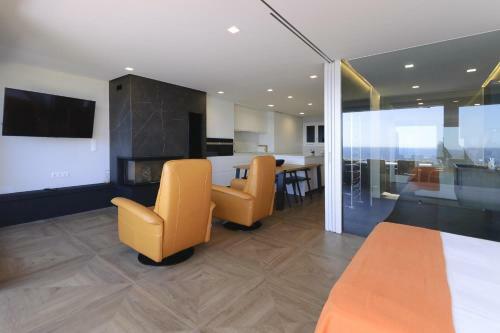 Lets Holidays Modern Sea Views Apartment
