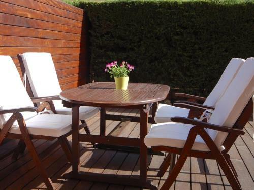 Lets Holidays Fantastic Terrace Apartment