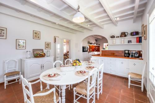 Trebeluger Villa Sleeps 14 With Pool And Air Con