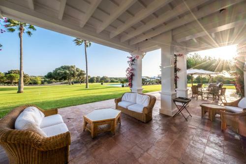 Trebeluger Villa Sleeps 14 With Pool And Air Con