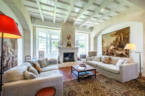 Trebeluger Villa Sleeps 14 With Pool And Air Con
