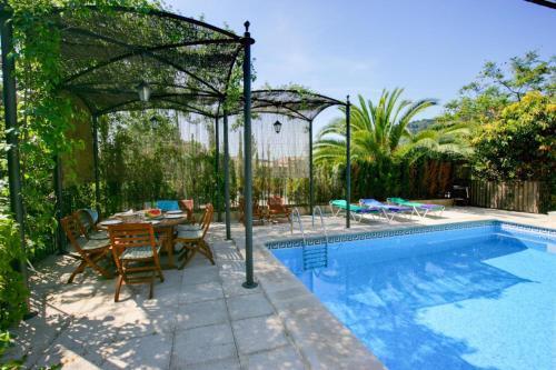 Valldemossa Villa Sleeps 8 With Pool And Air Con