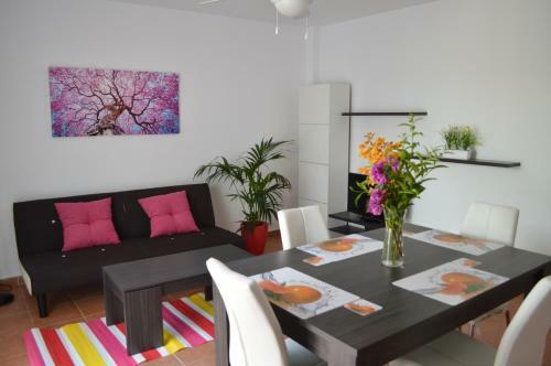 Apartamento Ground Floor Apt With Kitchenette, Private Patio, South Facing