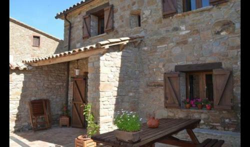Vic Villa Sleeps 8 With Pool