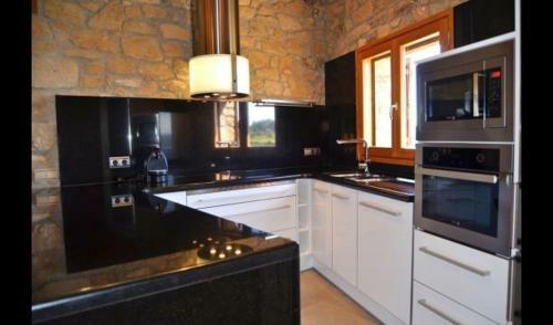 Villa In El Vilosell Sleeps 6 With Pool And Air Con