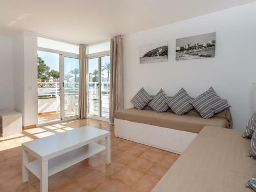 Apartment Neighbours Beach-1