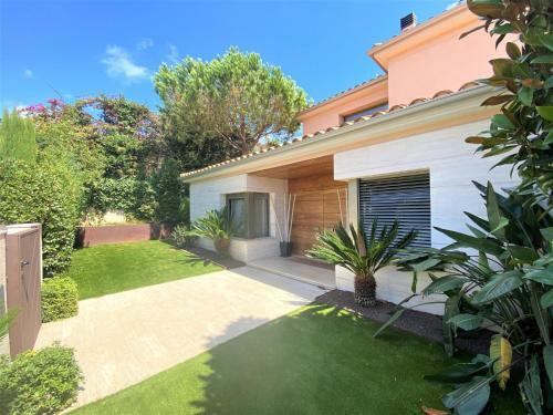 Villa N�ay