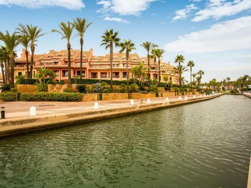 Pretty Apartment In San Roque Near River