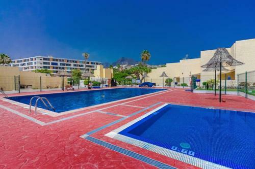 Nice 2 Level Apartment, El Cortijo, Las Americas La45