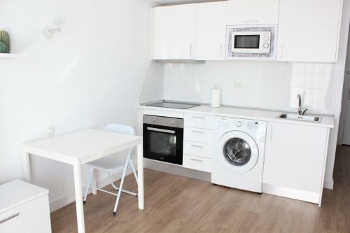 Superb Seaview Apartment In Playa de Las Americas