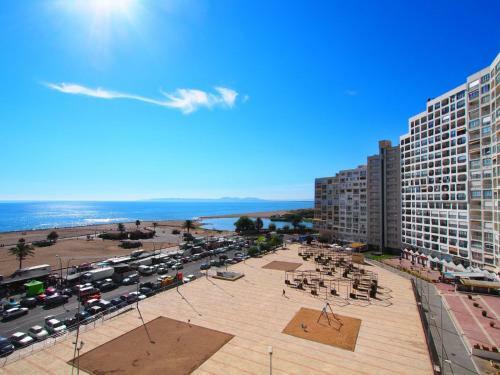 Apartment With Sea View, Walking Distance To The Beach