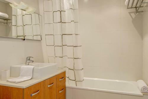 Tamariu Villa Sleeps 8 With Pool