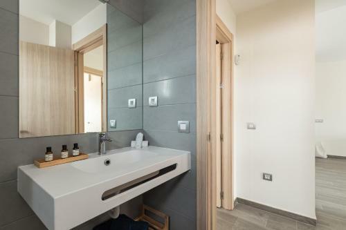 Apartment In Luxury Residential With Pool And Terrace