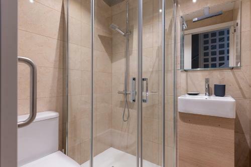 Luxury Apartment With Jacuzzi And Pool Access