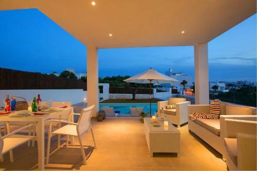 Cala D'or Villa Sleeps 6 With Pool And Air Con
