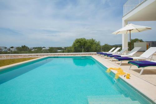 Cala D'or Villa Sleeps 6 With Pool And Air Con