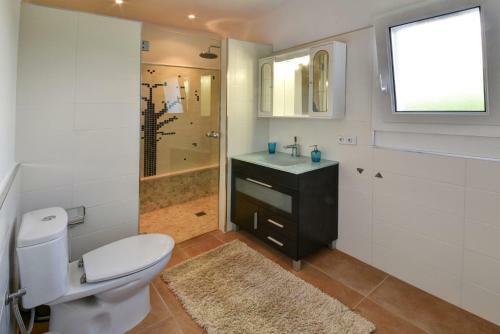 Cala D'or Villa Sleeps 6 With Pool Air Con And Wifi