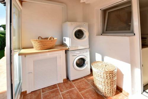 Cala D'or Villa Sleeps 6 With Pool Air Con And Wifi