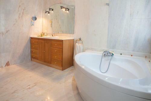 Club Villamar - Stone