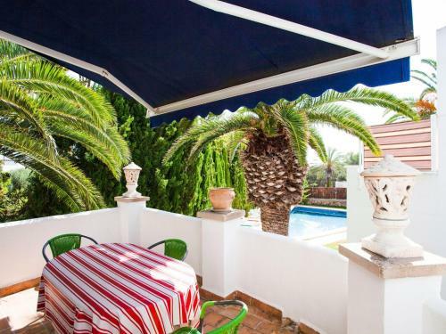 Elegant Holiday Home In Cala D'or With Swimming Pool