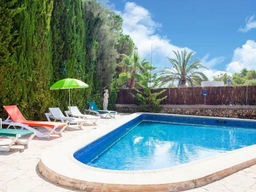 Elegant Holiday Home In Cala D'or With Swimming Pool
