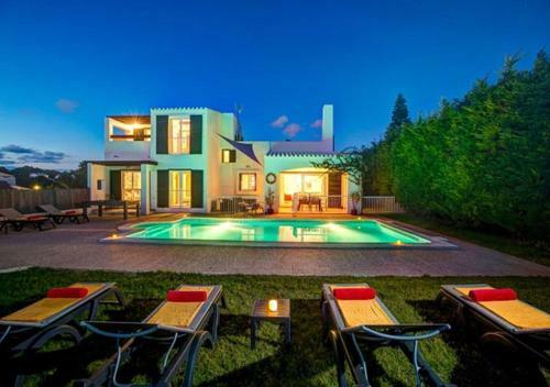 Villa Sargantana Negra / Pamelas