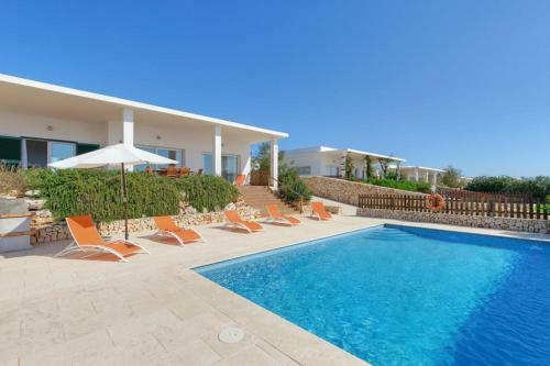 Binibequer Vell Villa Sleeps 6 With Pool Air Con And Wifi
