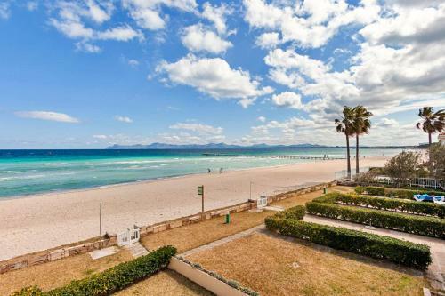 Playa de Muro Villa Sleeps 6 With Air Con