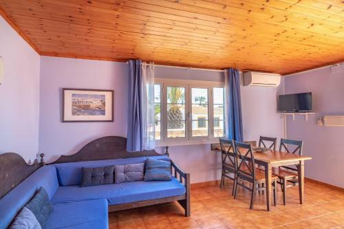 Apartamento Con Terraza Privada En Calan Bosch-c8