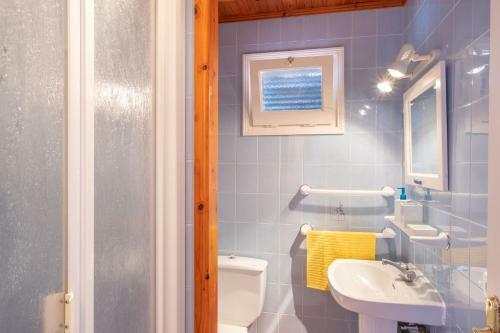 Apartamento Con Terraza Privada En Calan Bosch-c8