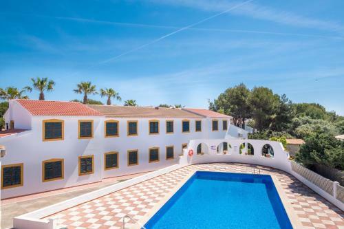 Apartamento Con Terraza Privada En Calan Bosch-c8