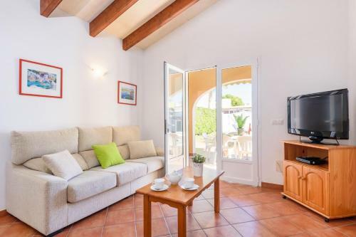Mikel 3 Bedroom Villa, Cala'n Bosch