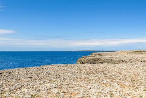 Cap D'artrutx Villa Sleeps 6 With Pool Air Con And Wifi