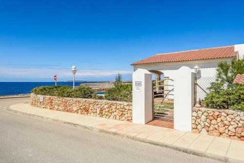 Cap D'artrutx Villa Sleeps 6 With Pool Air Con And Wifi