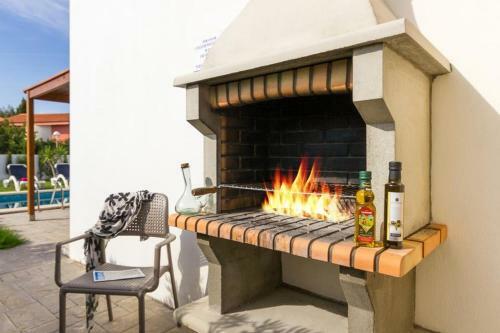 Cala En Bosch Villa Sleeps 8 With Pool Air Con And Wifi