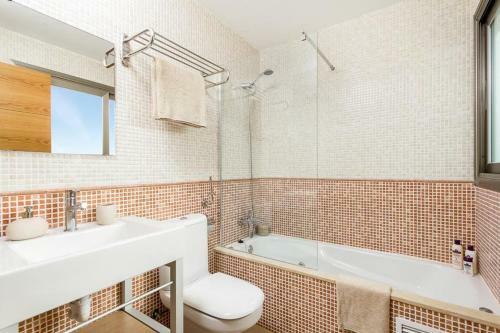Cala En Bosch Villa Sleeps 8 With Pool Air Con And Wifi