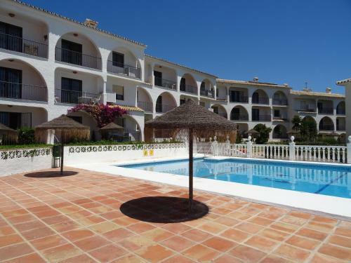 Apartamento Las Farolas Poolfront In Mijas Costa 500m To The Beach