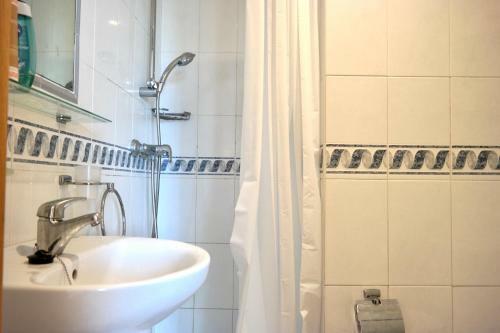 Apartamento Las Farolas Poolfront In Mijas Costa 500m To The Beach